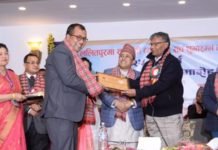 सुनचाँदी व्यवसायी संघद्धारा दुई जना पत्रकारहरु सम्मानित