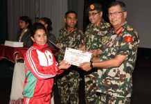 ‘आठौ राष्ट्रिय खेलकुद २०७५’ का विजयी खेलाडीहरुलाई प्रधानसेनापतिद्वारा पुरस्कार प्रदान