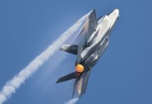 लडाकू विमान दुर्घटनाग्रस्त हुनुमा मानवीय त्रुटी