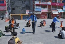 लकडाउन उल्लंघन गर्ने १५ सय २० लाई सडकमा होल्ड गराइयो