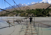 विश्वकै १० खतरनाक पुल