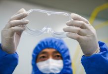 मान्छेकाे आँखा पनि काेभिड १९ संक्रमणको प्रमुख माध्यमः अध्ययन