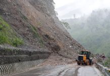 सुख्खा पहिरो खस्दा मुग्लिन सडक अवरुद्ध
