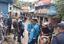 प्रहरीले मास्क नलगाई सडकमा हिँड्ने ३५४ जनालाई नियन्त्रणमा