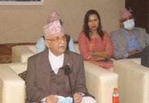न्यायाधीशहरू पोल खोलाखोलमा उत्रिँदाअदालतको मानमर्दन : ओली