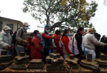 पशुपति क्षेत्रमा शतबीज छर्नेको भीड