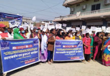 चुनाव अघि लालपुर्जा नदिए सुकुम्वासीले भोट नहाल्ने भन्दै नगरपालिका घेराउ
