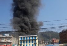 दमौलीस्थित मुख्य चोकमा लागेको आगलागी नियन्त्रणमा