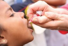 बालबालिकालाई भिटामिन ‘ए’ र जुकाको औषधि खुवाइँदै