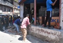 फुटपाथ नै छेक्नेगरी भइरहेका व्यापार–व्यवसाय हटाउन माग