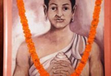 शङ्खधर सम्मान मानन्धरलाई प्रदान गर्ने