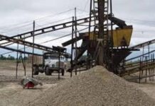 नुवाकोटका क्रसर उद्योग अवैध पाइएसँगै ताला