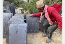 सङ्कटमा परम्परागत ढुङ्गाखानी