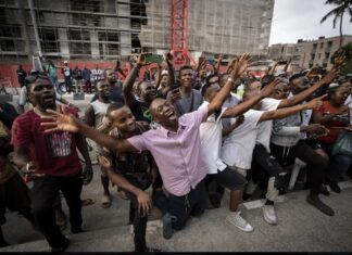 After delays, Nigerians keep watch for key vote’s outcome
