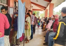 जनताको बढी भीड लाग्ने कार्यालय बिचौलियाको घेराबन्दीमा