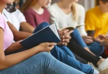 उच्च शिक्षाका नाममा विद्यार्थी विदेशिने क्रम रोक्न शिक्षाकर्मीले आग्रह