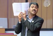 सांसद देवकोटाले बजेट मन्त्री र नेतामुखी भएको आरोप लगायाे