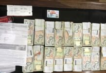 नेपालगञ्ज विमानस्थलबाट २६ लाख रुपैयाँसहित अधिकृत खगेन्द्र सापकोटा पक्राउ