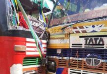 गोरखा दरौदी यातायातको यात्रुबाहक बस एकआपसमा ठोक्कियो