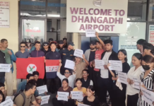 हवाई यातायातको भाडा बढाएको भन्दै विरोध