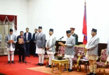 तीन मन्त्रीले लिए सपथ