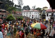 देशभरका शिवालयहरुमा श्रद्धालु भक्तजनकाे घुइँचो