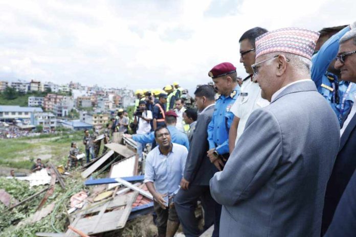 pm-oli-in-airport-1-1721809258