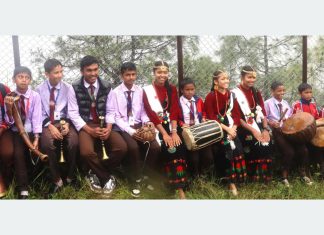 चार कक्षा पढ्ने विध्यार्थीले बजाए पञ्चैबाजा