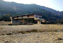 आँधीखोलामा निर्माणाधीन पुल निर्माण सम्पन्न भएन