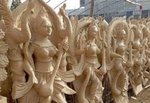 सरस्वतीकाे मूर्ति बनाउन भ्याइनभ्याई