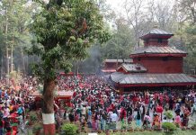 कालिका भगवती मन्दिर बागलुङमा श्रद्वालु भक्तजनको घुइँचो