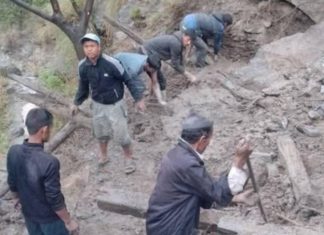 अबिरल वर्षाले श्रीनगर बजारमा क्षति