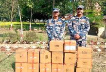 अवैध मोबाइल सशस्त्र प्रहरीद्वारा बरामद