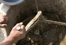 गोबर ग्यास प्रयोगसँगै किन्नुपर्ने बाध्यता हट्याे