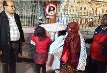 विपन्न तथा असहायलाई सिरक वितरण गर्दै क्लोथ बैंक