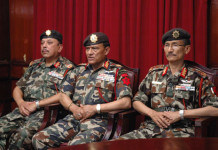 किन कुस्ती खेल्दै छन् पूर्वसेनापतिहरू ?