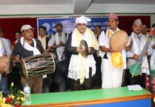 आदिवासी जनजाति पत्रकारहरुबीच झ्याली बजाउँदै सञ्चार मन्त्री बाँस्कोटा