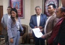 असक्षम प्रहरी प्रमुखलार्इ बर्खास्त गर्न माग गर्दै गृहमन्त्रीलार्इ ज्ञापन पत्र