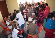 विशेषज्ञ सहित निःशुल्क स्वास्थ्य शिबिरबाट एक हजार बढी लाभान्वित