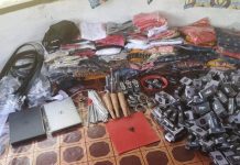 भारतबाट काठमाडौं जाँदै गरेको बसबाट बम बनाउन प्रयोग हुने सामान बरामद