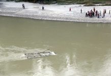 ट्रक त्रिशूलीमा खस्यो, दुई घाइते