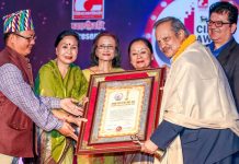 डि सिने अवार्डमा बरिष्ठ अभिनेता नीर शाहलाई लाइफटाइम लिजेण्ड्री अवार्ड प्रदान