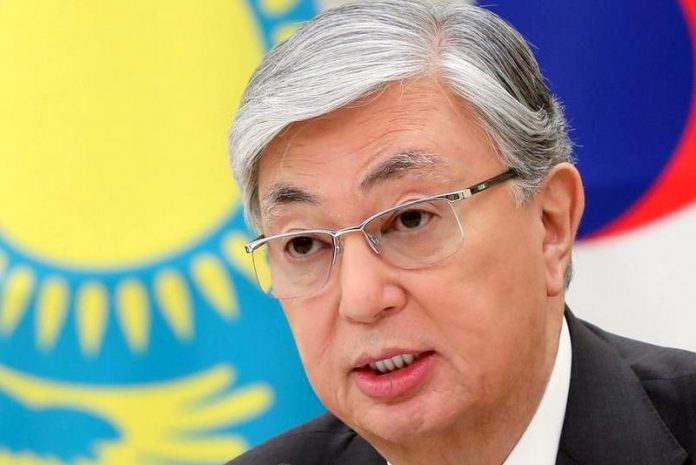 Kassym-Jomart_Tokayev_AmSTSwpsMk