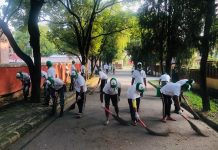 ईश्वर पोखरेलको नेतृत्वमा मन्त्री क्वार्टर परिसरको सरसफाई