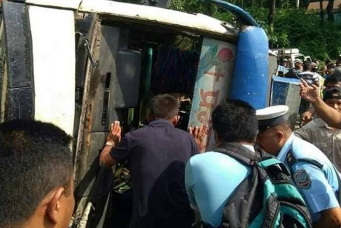 bus-accident-pathari_15vtt4xPmq