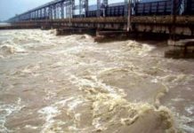 सप्तकोशीमा नदिको बहाब बढ्यो, खतराको संकेत रातो बत्ती बालियो