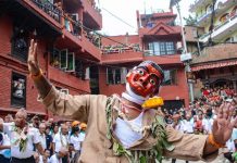 कीर्तिपुरमा गाईजात्रा (सापारु) धेधेपापा मनाइयो