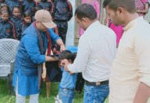 प्राज्ञिक विद्यार्थी परिषद नेपालद्वारा विद्यार्थीहरुलाई ट्र्याकसुट वितरण