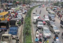 समाधान भएन जडीबुटी जामको समस्या : ३ किलोमिटर सडक पार गर्न १ घण्टा !