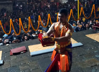 कलाकार रघुवंशीद्वारा शिवरात्रीकाे अवशरमा पशुपतिमा विशेष नृत्य प्रस्तुत (भिडियाे सहित)